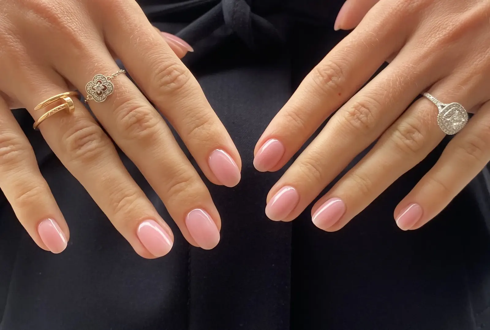 Ongles manucurés chez ASTI NAILS à Paris