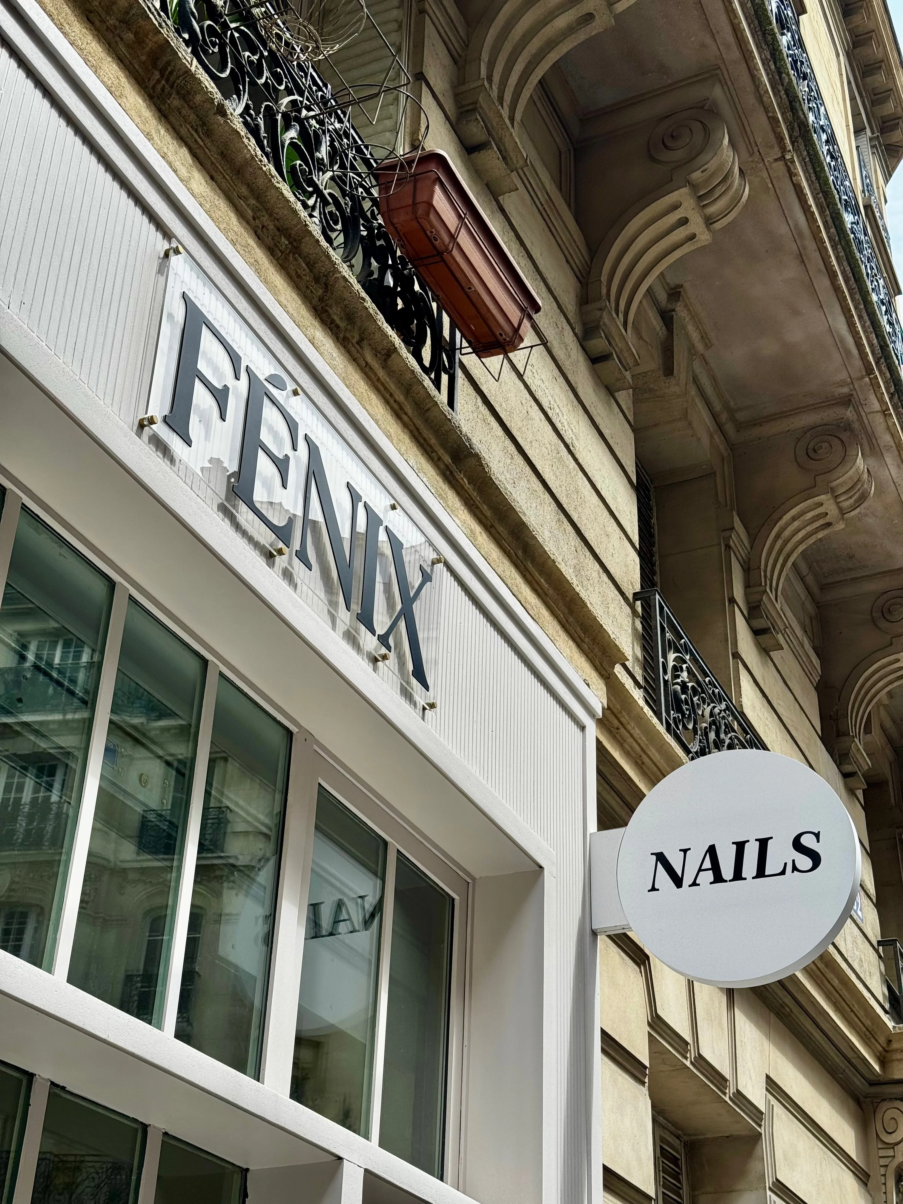 Façade du salon ASTI NAILS — 152 rue Lamarck, Paris 18e